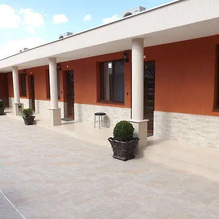 Lyubimets Hotel Fantasy חדר תמונה