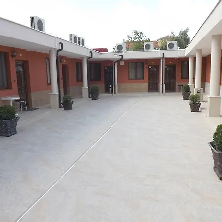 Lyubimets Hotel Fantasy חדר תמונה