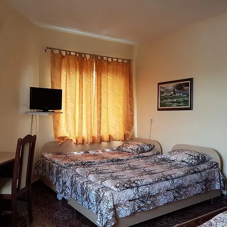 Lyubimets Hotel Fantasy מראה חיצוני תמונה
